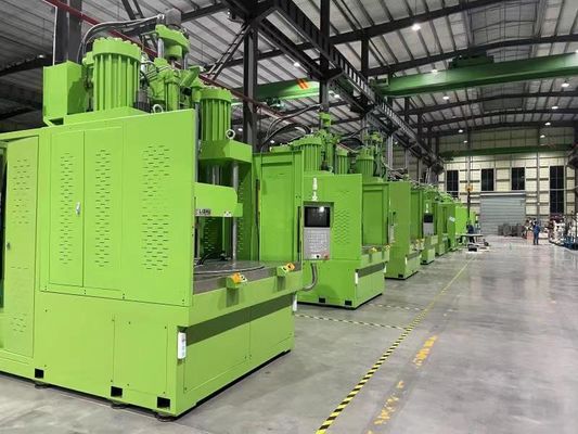 Máquina industrial verde 40t del moldeo a presión que afianza la fuerza con abrazadera